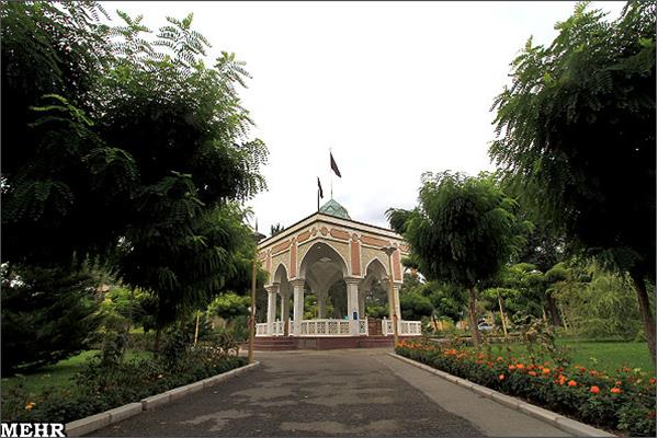 مزار مطهر شهدا در دانشگاه2