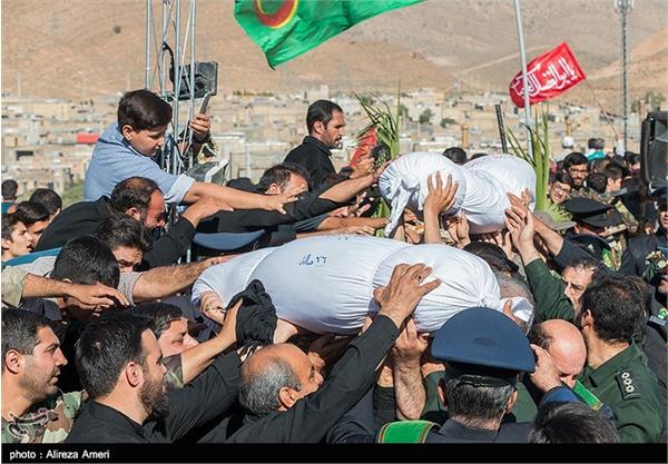 مراسم تشییع پیکر دو شهید گمنام در شیراز 3