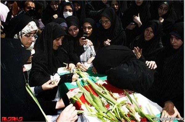 تشییع و خاکسپاری دو شهید گمنام در دانشگاه آزاد اسلامی تبریز