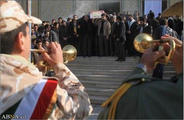 تشییع پیکر دو شهید گمنام دفاع مقدس در دانشگاه آزاد پردیسان