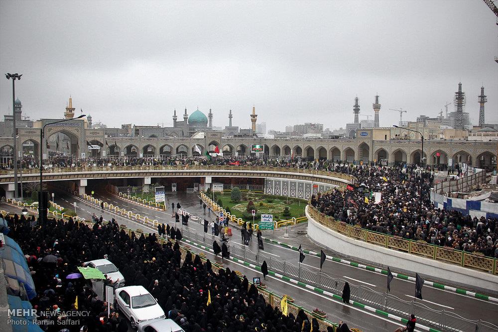 تشییع پیکر یازده شهید دفاع مقدس در مشهد 1