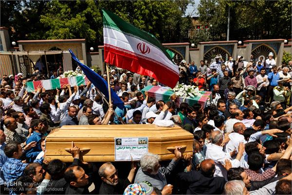 مراسم تشییع پیکر چهار شهید گمنام دفاع مقدس در تبریز 2