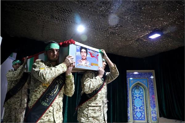 وداع با پیکر مطهر طلبه پاسدار شهید سید کمال خالقی - 2 دی 1402 3