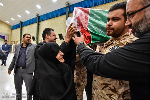 دیدار خانواده شهید طبائی با فرزندشان بعد از 33 سال 10