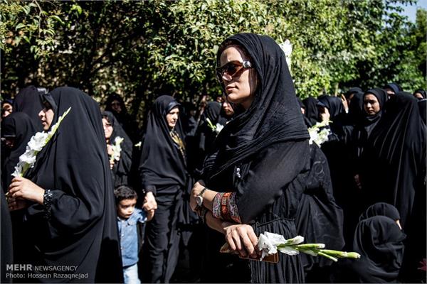 آئین تشییع و تدفین پیکر مطهر شهید غواص در نازی آباد تهران 1