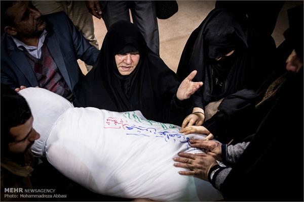 اولین دیدار خانواده شهید تازه تفحص شده در معراج شهداء 15