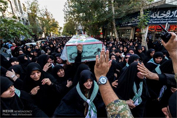 مراسم تشییع پیکر سه شهید گمنام دفاع مقدس در تهران 1