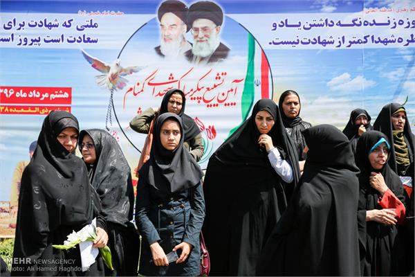 مراسم تشییع پیکر دو شهید گمنام در هادیشهر 25