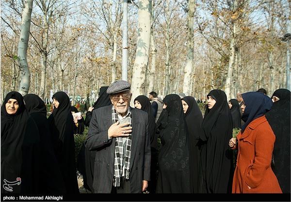 تشییع پیکر ۸ شهید گمنام دفاع مقدس در تهران  18