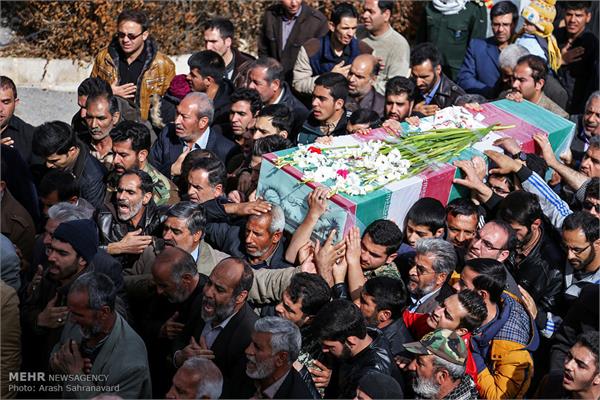مراسم تشییع و خاکسپاری دو شهید گمنام در خمین 9