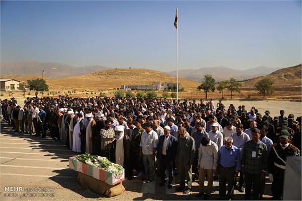 تشییع پیکر شهید گمنام در دهکده مقاومت تهران 4