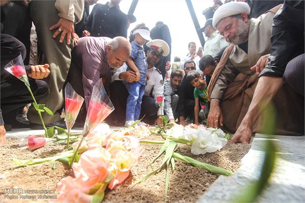 مراسم تشییع پیکر دو شهید دوران دفاع مقدس در بیرجند 10