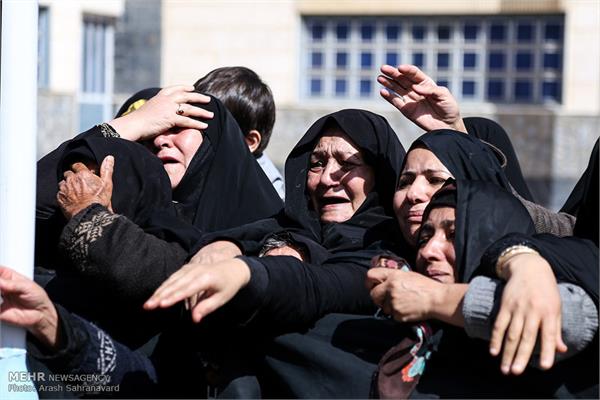 مراسم تشییع و خاکسپاری دو شهید گمنام در محلات 19