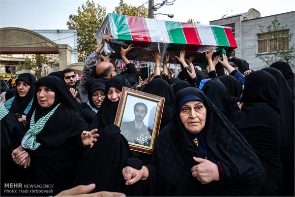 مراسم تشییع پیکر سه شهید گمنام دفاع مقدس در تهران 5
