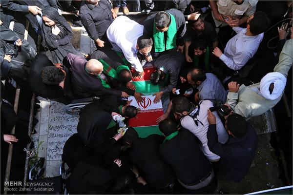 حضور خانواده شهید تازه شناسایی شهید سید ابوالفضل شیخ زاده در استان قم 18