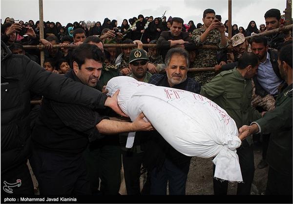 مراسم تشییع و تدفین پیکر شهدای گمنام در کرمان 9