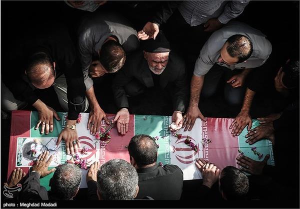 تشییع پیکر شهید عزت الله رضاعلی 14