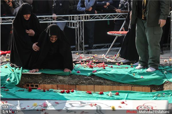 تشییع و تدفین شهید گمنام در کوی دانشگاه تهران 28