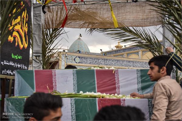 تشییع پیکر پاک ۲۴ شهید گمنام در شیراز 18