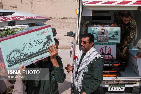 دیدار خانواده دو شهید لامردی با پیکر فرزندانشان 1