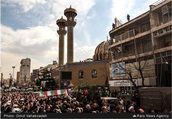 تشییع پیکر 3 شهید گمنام در تهران