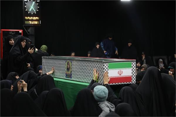 وداع با پیکر مطهر شهیده راه قدس معصومه کرباسی-1آبان1403 13