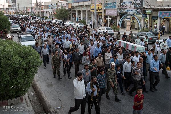 تشییع و خاک سپاری پیکر مطهر دو شهید گمنام در شهرستان لامرد 6