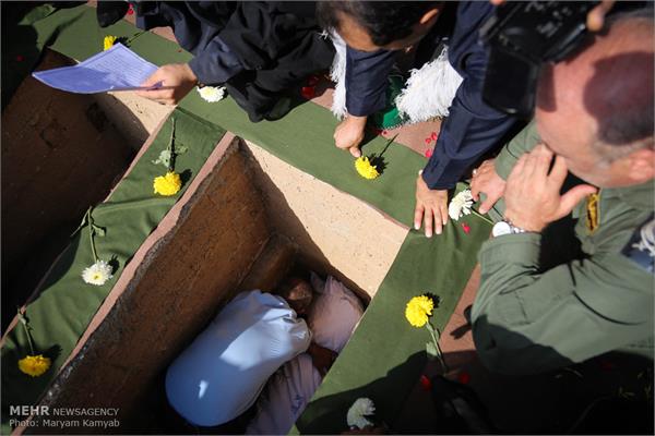 مراسم تشییع پیکر دو شهید گمنام در شهرک آسمان 25