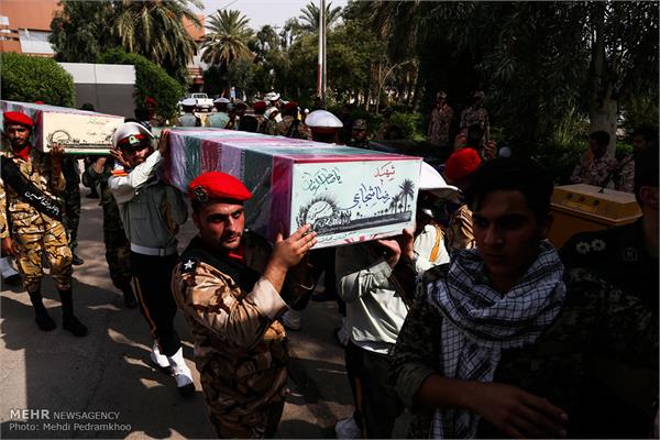 ورود پیکر ۱۸ شهید گمنام دفاع مقدس از طریق فرودگاه اهواز 15