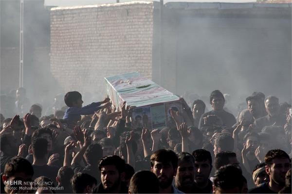 تشییع پیکر شهدای هشت سال دفاع مقدس در قزوین 16