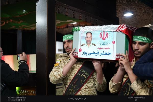وداع با پیکرهای مطهر شهیدان "کیومرث خوانساری" ، "جعفر فیضی پور" ، "ابراهیم ابراهیم زاده" - 29 دی 1403 3
