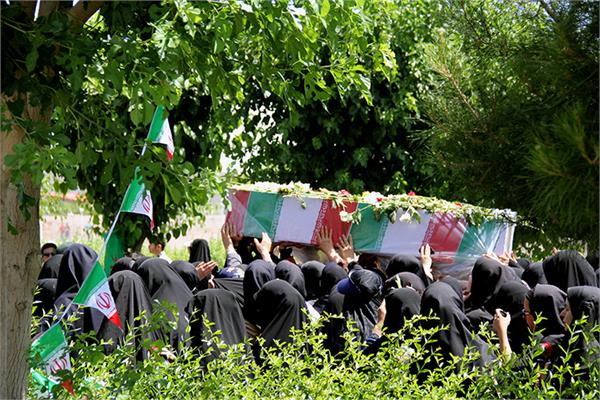 تشییع و خاکسپاری دو شهید گمنام در دانشگاه آزاد پرند 19