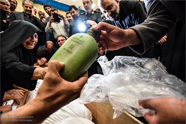 دیدار خانواده شهید طبائی با فرزندشان بعد از 33 سال 15