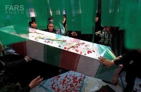 تشییع و خاکسپاری دو شهید گمنام در دانشکده فنی دختران ولی عصر(عج)