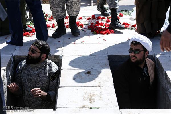 مراسم تشییع و خاکسپاری دو شهید گمنام در محلات 16