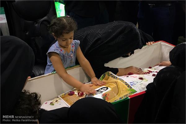 دیدار خانواده شهید دفاع مقدس سید مهدی غلامی پس از ۳۳ سال 9