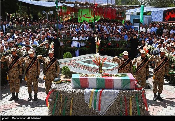 تشییع شهید گمنام در سازمان صنایع هوایی 14