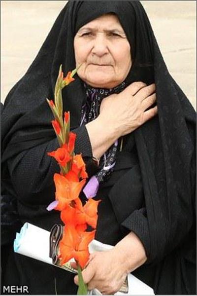 تشییع و خاکسپاری شهدای گمنام در دانشگاه آزاد لاهیجان