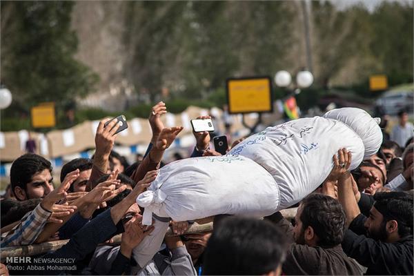 مراسم تشییع و تدفین دو شهید گمنام در لامرد 24