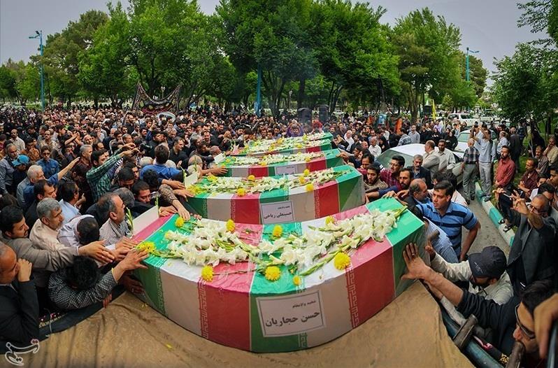 تشییع و خاکسپاری 5 شهید گمنام در استان اصفهان 1