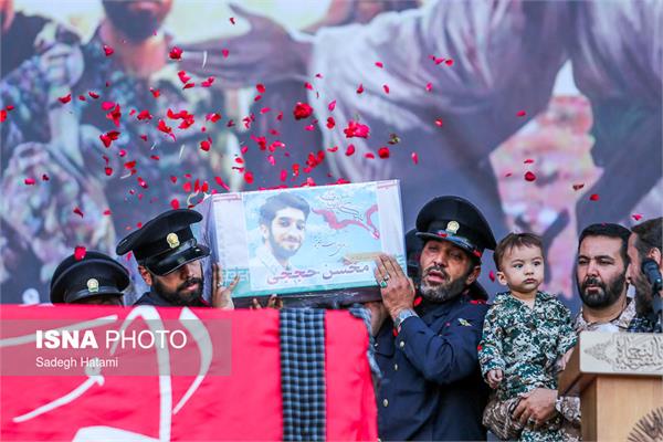 مراسم وداع با پیکر مطهر شهید محسن حججی - حرم مطهر رضوی 11