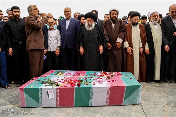 مراسم تشییع و تدفین دو شهید گمنام در دانشگاه پیام نور مرکز اهواز 4