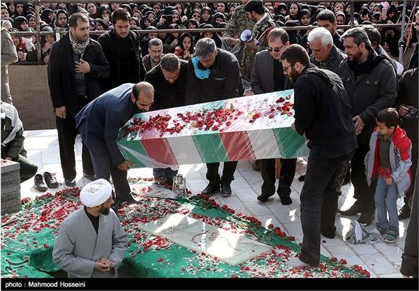 تشییع و تدفین پیکر دو شهید گمنام در شهرک مشیریه 9