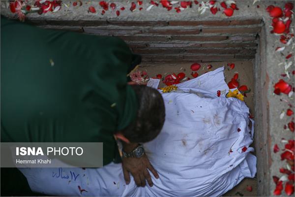 تشییع پیکر دو شهید گمنام در بوستان شقایق - خانی‌آباد تهران 30