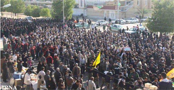 تشییع و خاکسپاری دو شهید گمنام در بندر گناوه-بوشهر