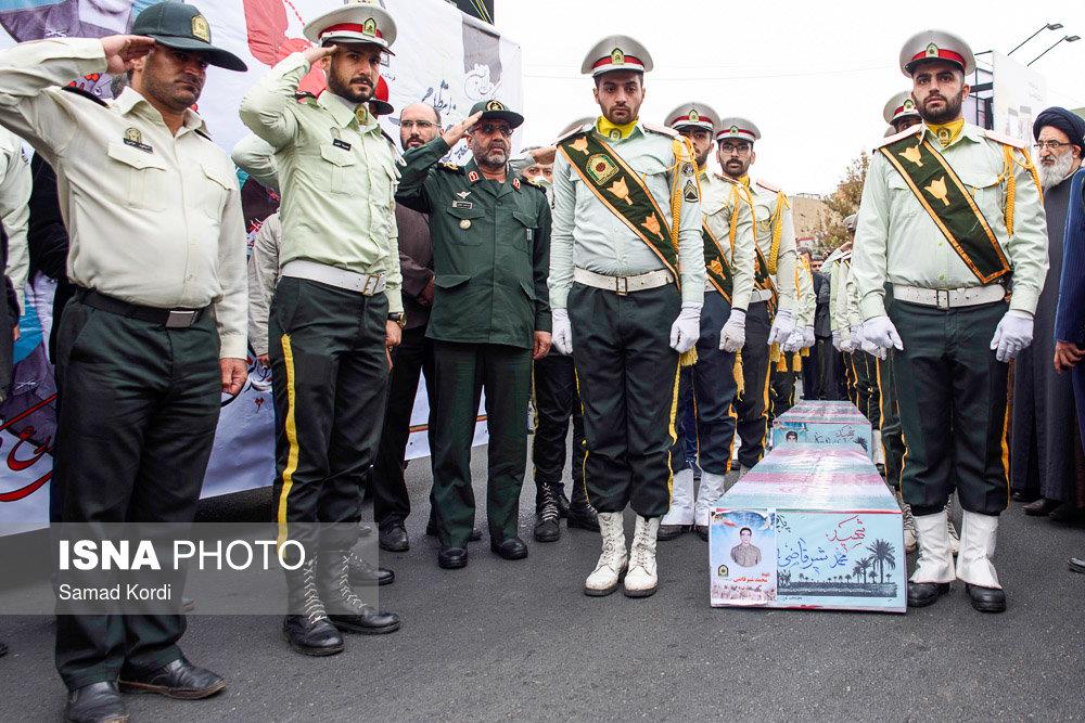 تشییع پیکر دو شهید تازه تفحص شده نیروی انتظامی 2