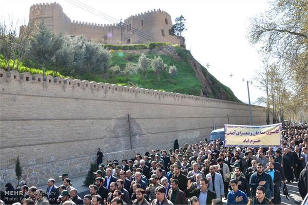 مراسم تشییع پیکر سه شهید گمنام در خرم آباد 4