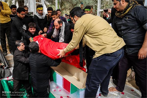 مراسم تشییع و تدفین دو شهید گمنام در دانشگاه پیام نور مرکز اهواز 16