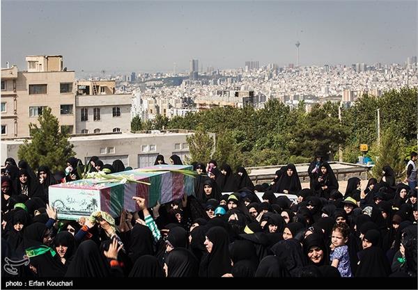 مراسم تشییع و خاکسپاری دو شهید گمنام در شهرک قائم تهران 3