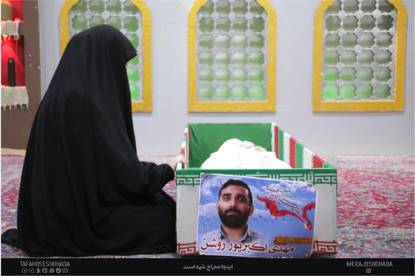 وداع با پیکر مطهر شهید مدافع حرم مهدی اکبرپور روشن 18 تیر 1402 5